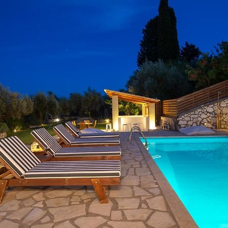 Villa Artemis Nikiana Bagian luar foto