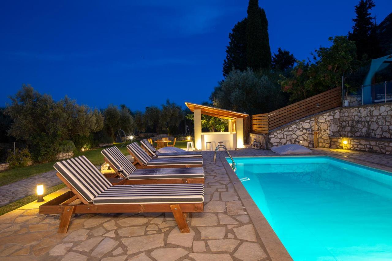 Villa Artemis Nikiana Bagian luar foto
