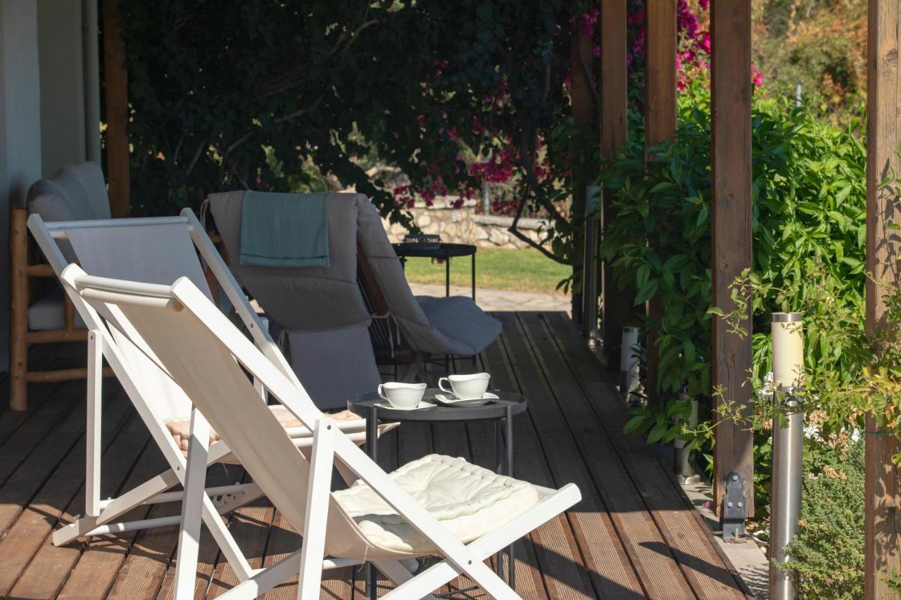 Villa Artemis Nikiana Bagian luar foto